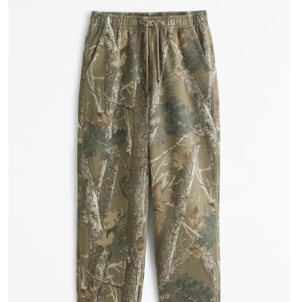 Baggy Open-Hem Sweatpant dusky green camo
